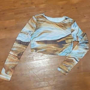 Long sleeve crop top